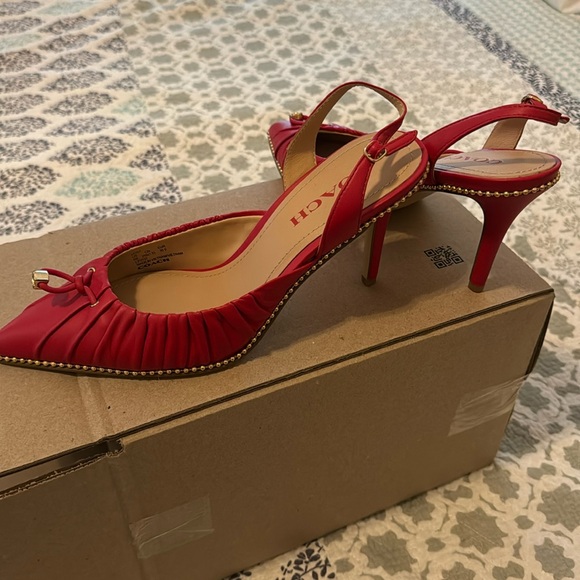 Candy apple red size 9 Coach sling back heels like new! - Picture 1 of 5